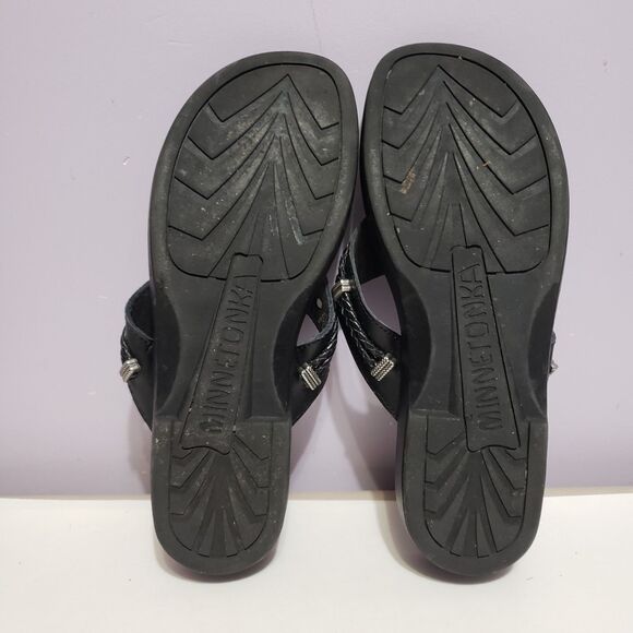 Minnetonka Black Leather Women's Slip On Sandals Sz 8 - Picture 6 of 8